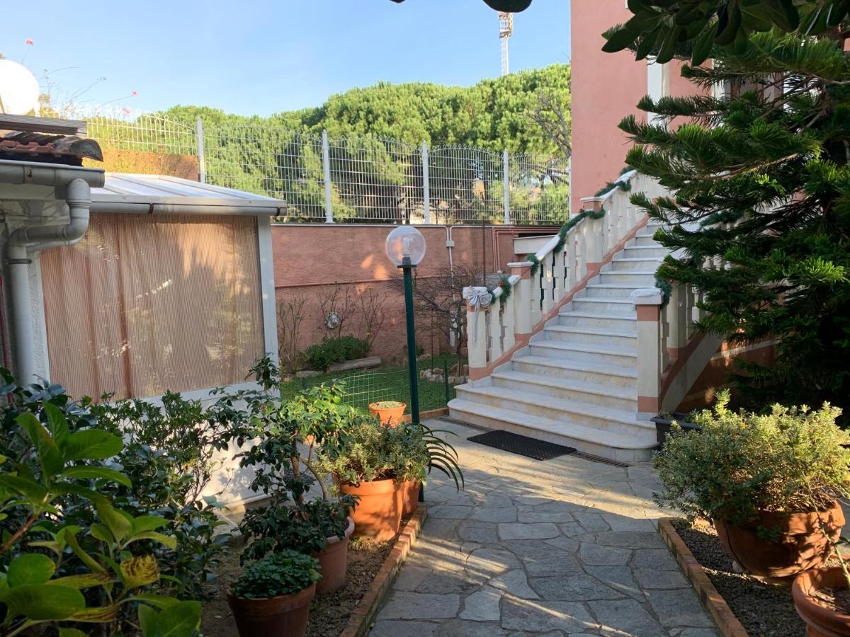 Resort Dependance Di Villa Rosa Maria 사보나 외부 사진